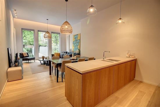 Quartier Louise - DUPLEX- 2 CHAMBRES - BUREAU - JARDIN 