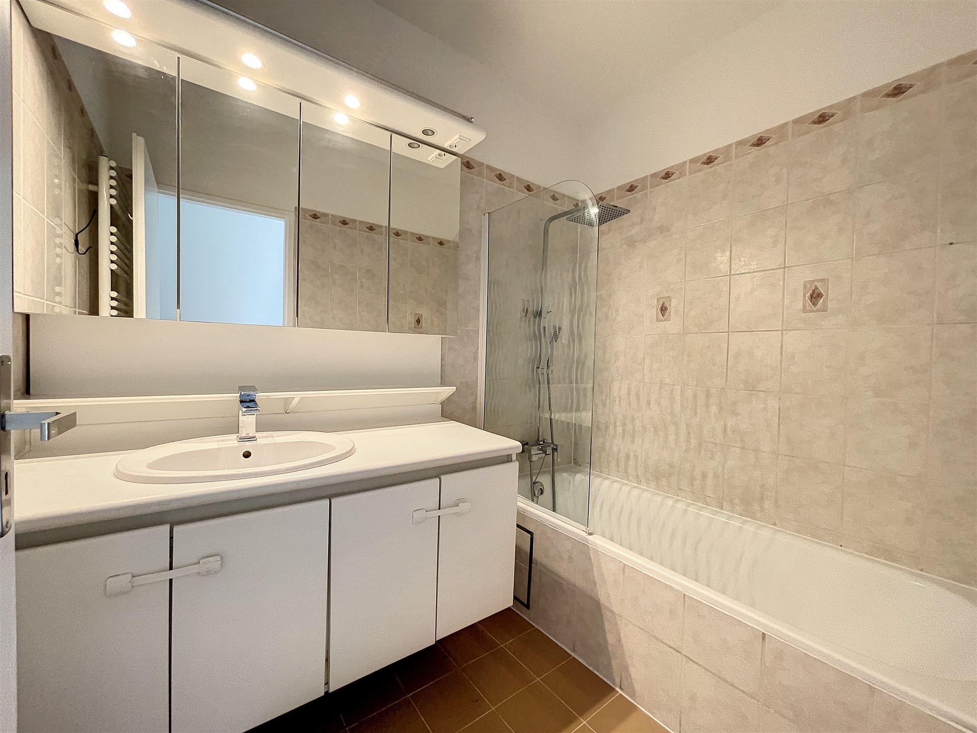 Image 14 : Appartement à 1170 WATERMAEL-BOITSFORT (Belgique) - Prix 1.200 €