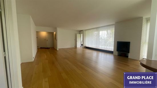 Appartement 3 ch rénové récemment avec emplacement de parking