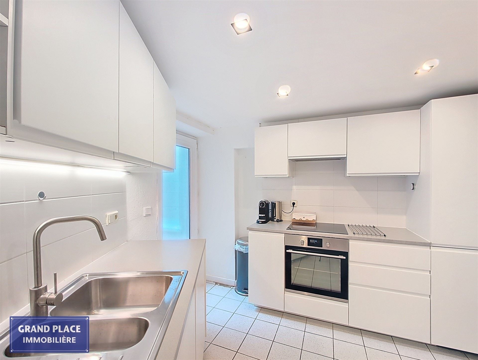 Image 9 : Appartement meublé à 1000 BRUXELLES (Belgique) - Prix 1.900 €