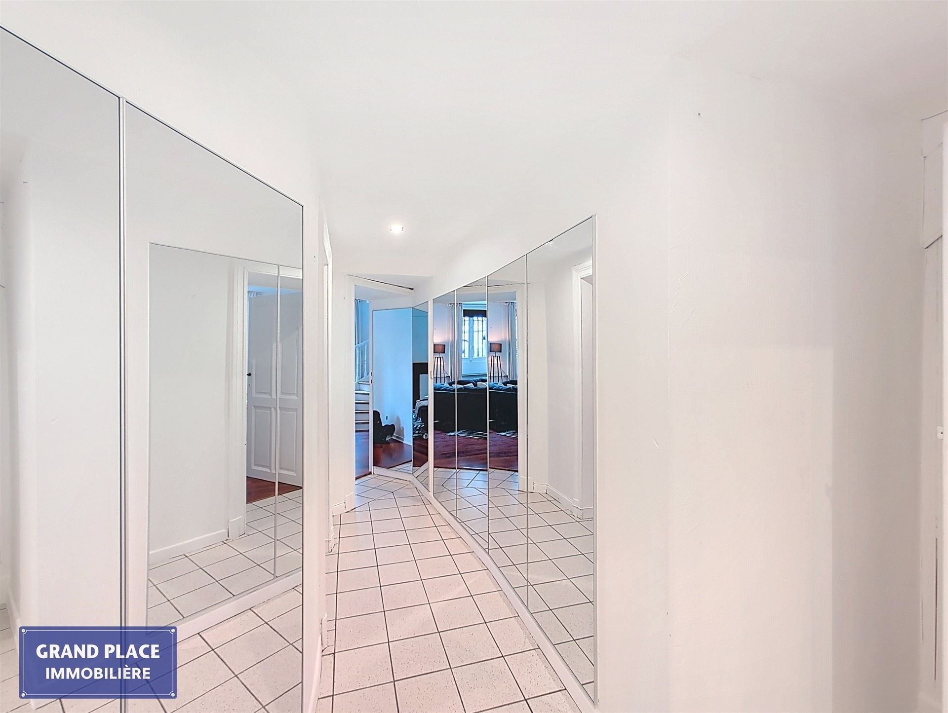 Image 5 : Appartement meublé à 1000 BRUXELLES (Belgique) - Prix 1.900 €