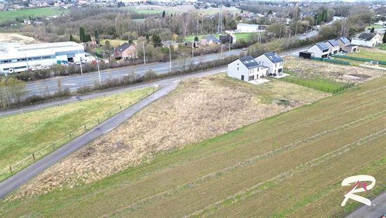 TERRAIN DE 1677M² - CONSTRUCTIBLE - LOT 16