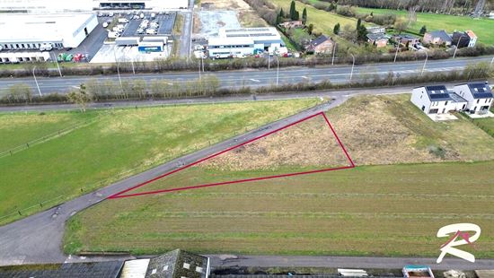 TERRAIN DE 1677M² - CONSTRUCTIBLE - LOT 16