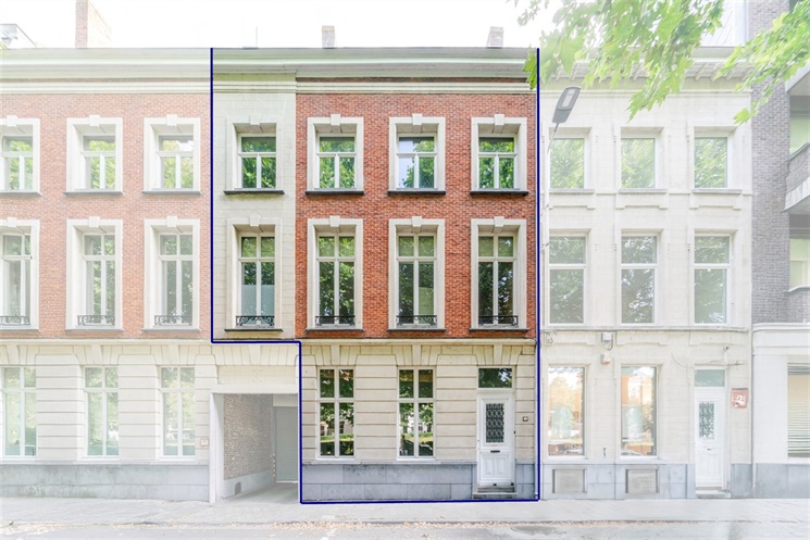 Herenwoning met een bewoonbare oppervlakte van 430m² en tuin.