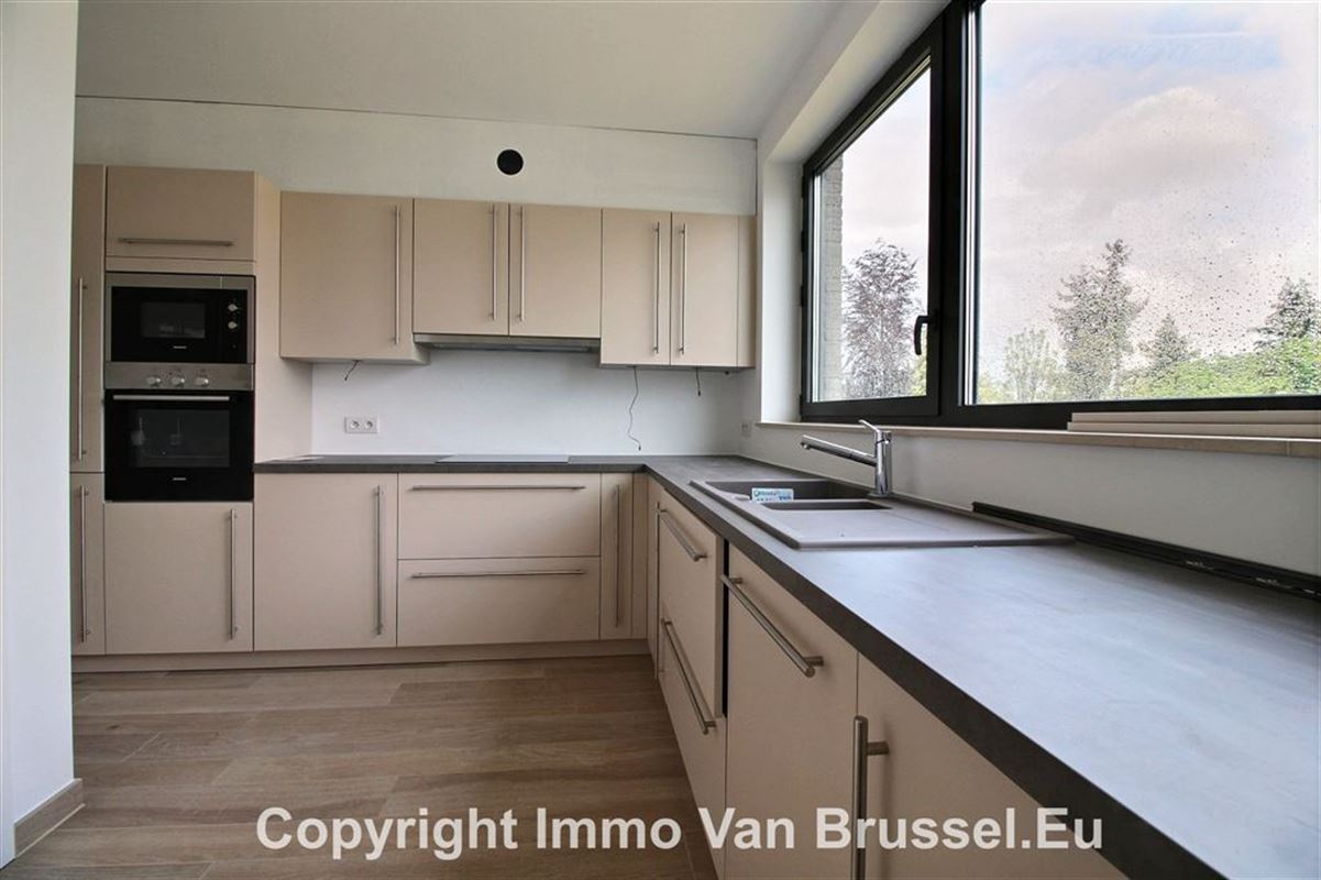 Image 2 : Appartement IN 1200 WOLUWE-SAINT-LAMBERT (Belgium) - Price 1.800 €