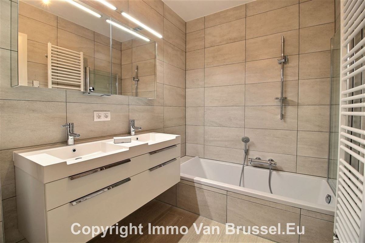 Image 4 : Appartement IN 1200 WOLUWE-SAINT-LAMBERT (Belgium) - Price 1.800 €