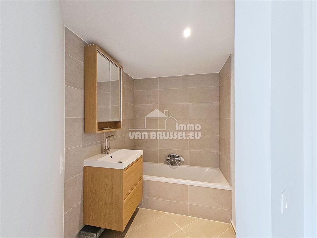 Image 13 : Appartement IN 1150 WOLUWE-SAINT-PIERRE (Belgium) - Price 2.200 €