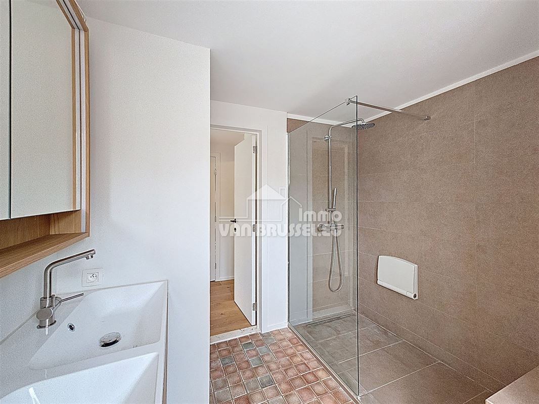 Image 16 : Appartement IN 1150 WOLUWE-SAINT-PIERRE (Belgium) - Price 2.200 €
