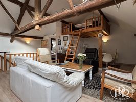 Immeuble avec revenu locatif annuel ± 46.000 €.  - CHAUMONT-GISTOUX