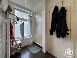 Immeuble avec revenu locatif annuel ± 46.000 €.  - CHAUMONT-GISTOUX