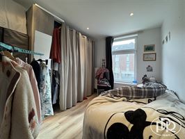 Immeuble avec revenu locatif annuel ± 46.000 €.  - CHAUMONT-GISTOUX