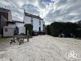 Immeuble avec revenu locatif annuel ± 46.000 €.  - CHAUMONT-GISTOUX