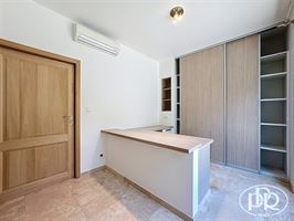 Ensemble immobilier polyvalent, parkings - BIERGES