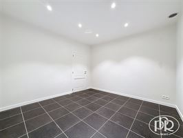 Ensemble immobilier polyvalent, parkings - WAVRE