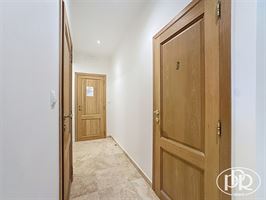 Ensemble immobilier polyvalent, parkings - BIERGES
