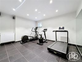 Ensemble immobilier polyvalent, parkings - WAVRE