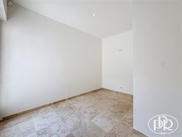 Ensemble immobilier polyvalent, parkings - WAVRE