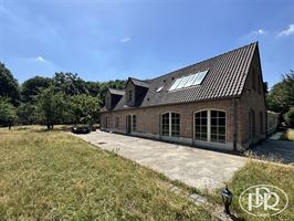 Ensemble immobilier polyvalent, parkings - WAVRE