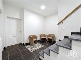 Ensemble immobilier polyvalent, parkings - BIERGES
