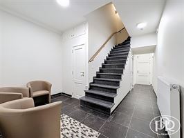 Ensemble immobilier polyvalent, parkings - BIERGES