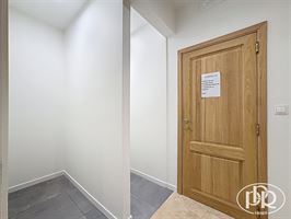 Ensemble immobilier polyvalent, parkings - BIERGES