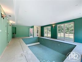 Ensemble immobilier polyvalent, parkings - BIERGES