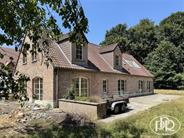 Ensemble immobilier polyvalent, parkings - WAVRE