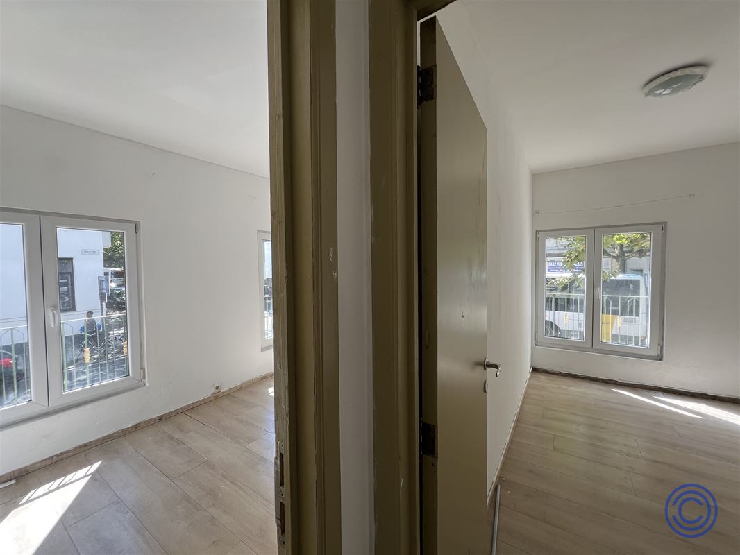 Vergund appartementsgebouw met garages!