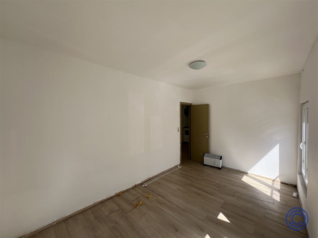 Vergund appartementsgebouw met garages!