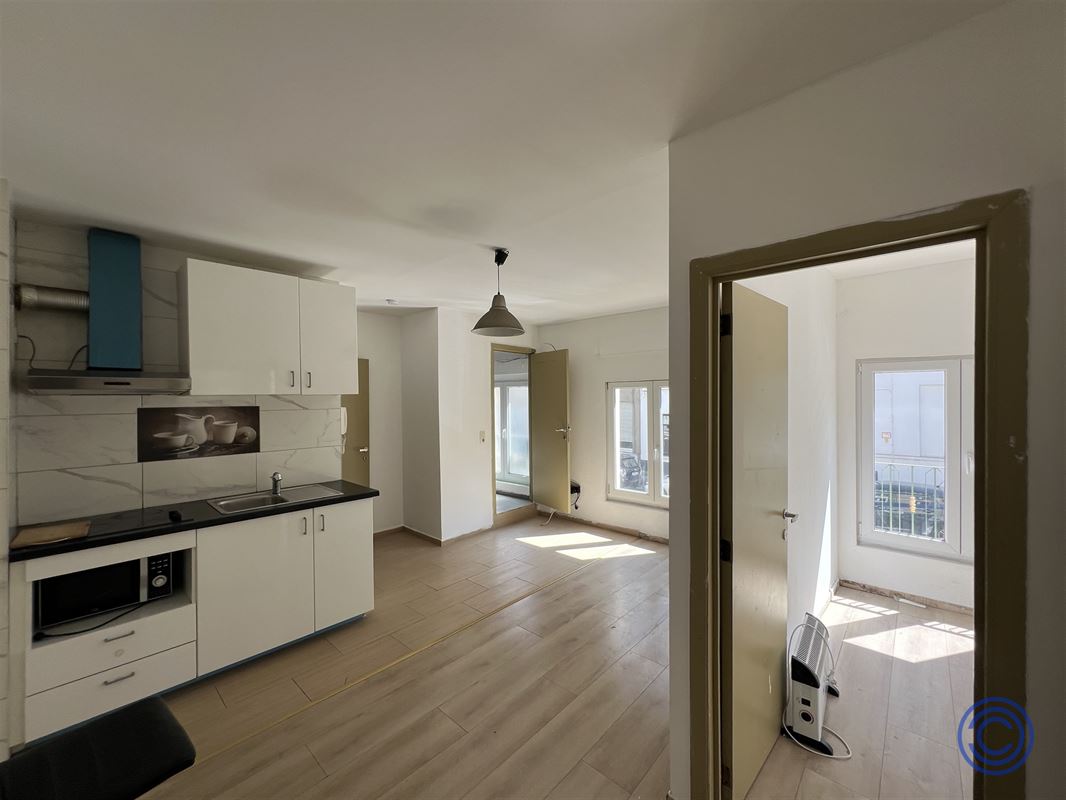 Vergund appartementsgebouw met garages!