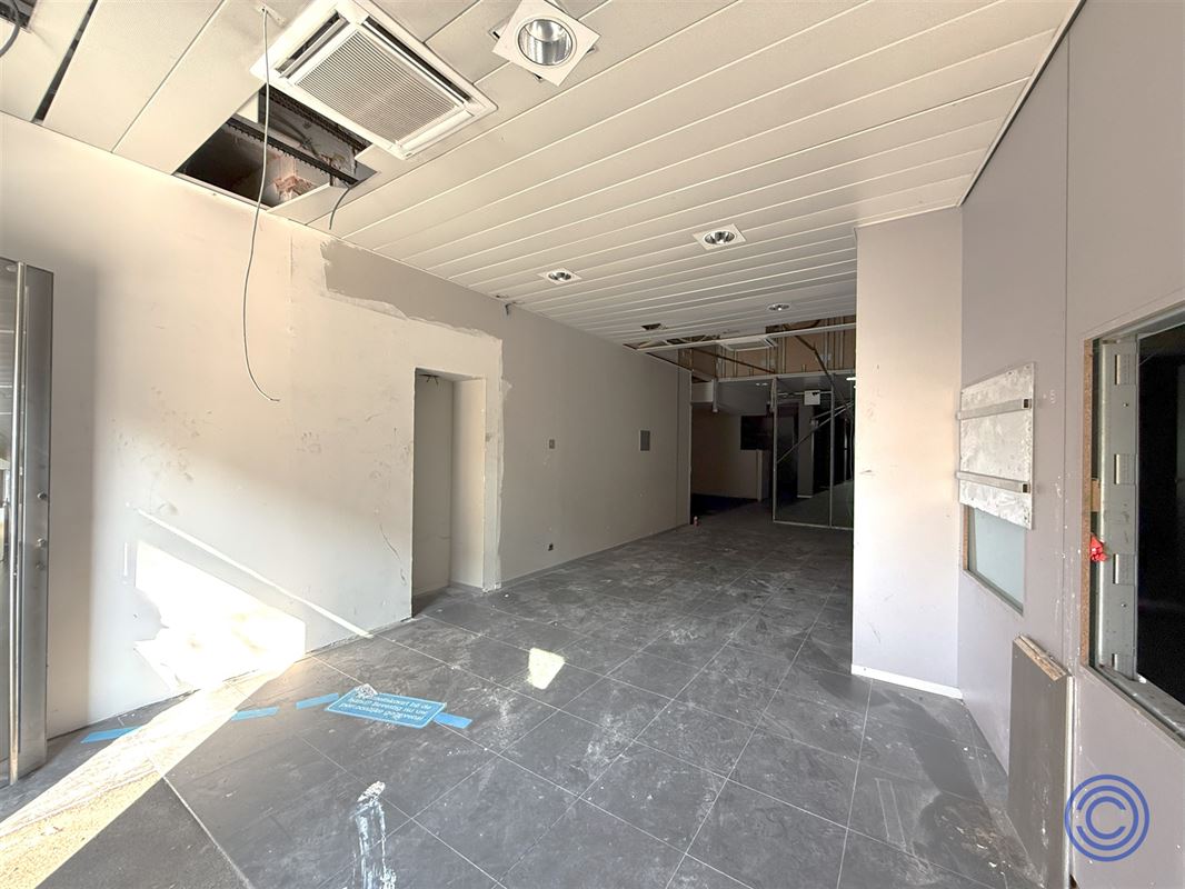 Handelspand ca. 358m² met buitenruimte! 