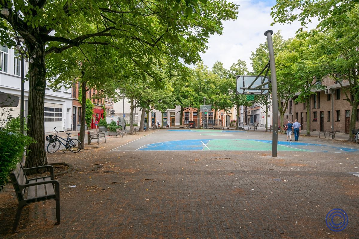 Uitzonderlijk huis ca. 230m² met terras! 