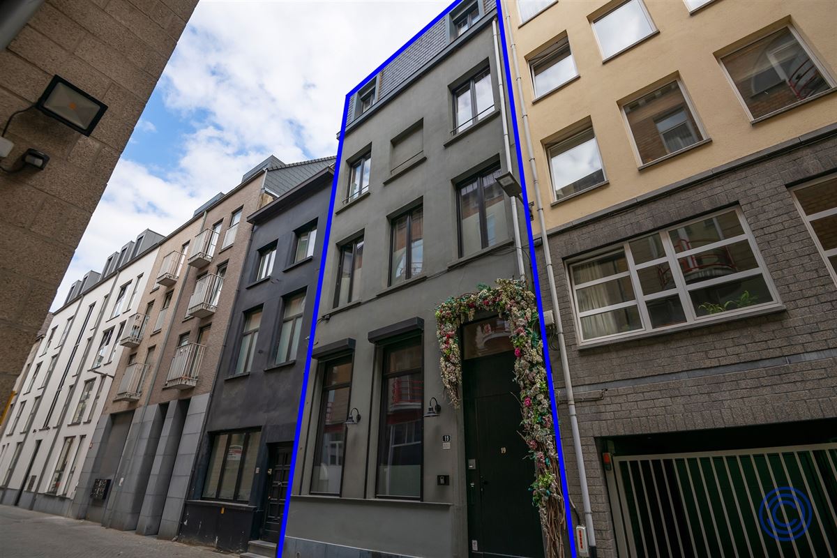 Uitzonderlijk huis ca. 230m² met terras! 
