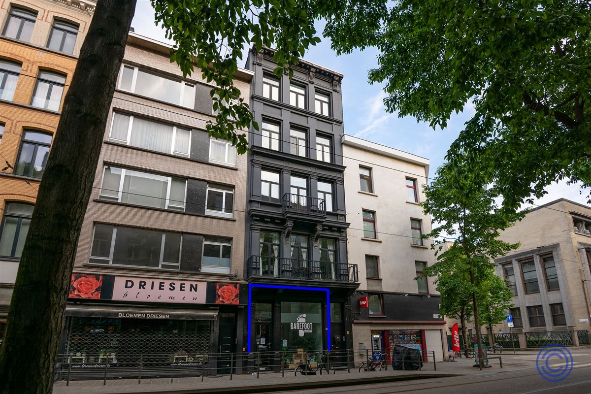 Winkelruimte ca. 160m² in karaktervol gebouw! 