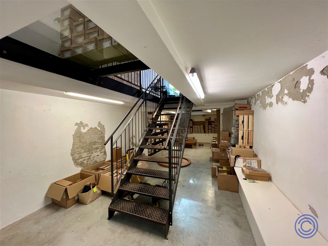 Winkelruimte ca. 160m² in karaktervol gebouw! 