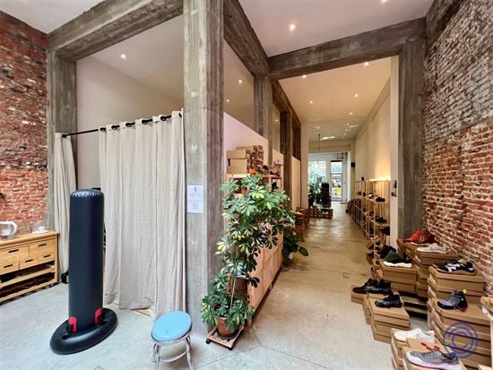 Winkelruimte ca. 160m² in karaktervol gebouw! 