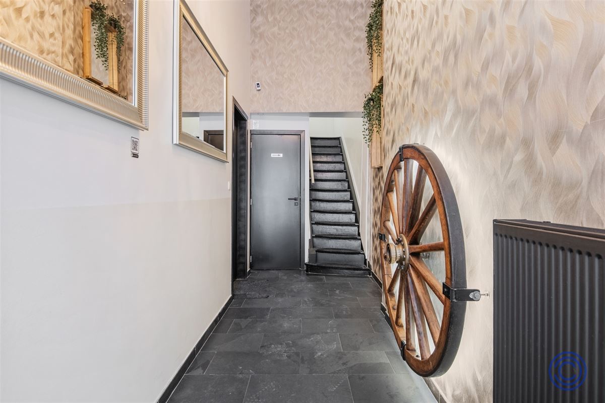 Uitzonderlijk huis ca. 230m² met terras! 