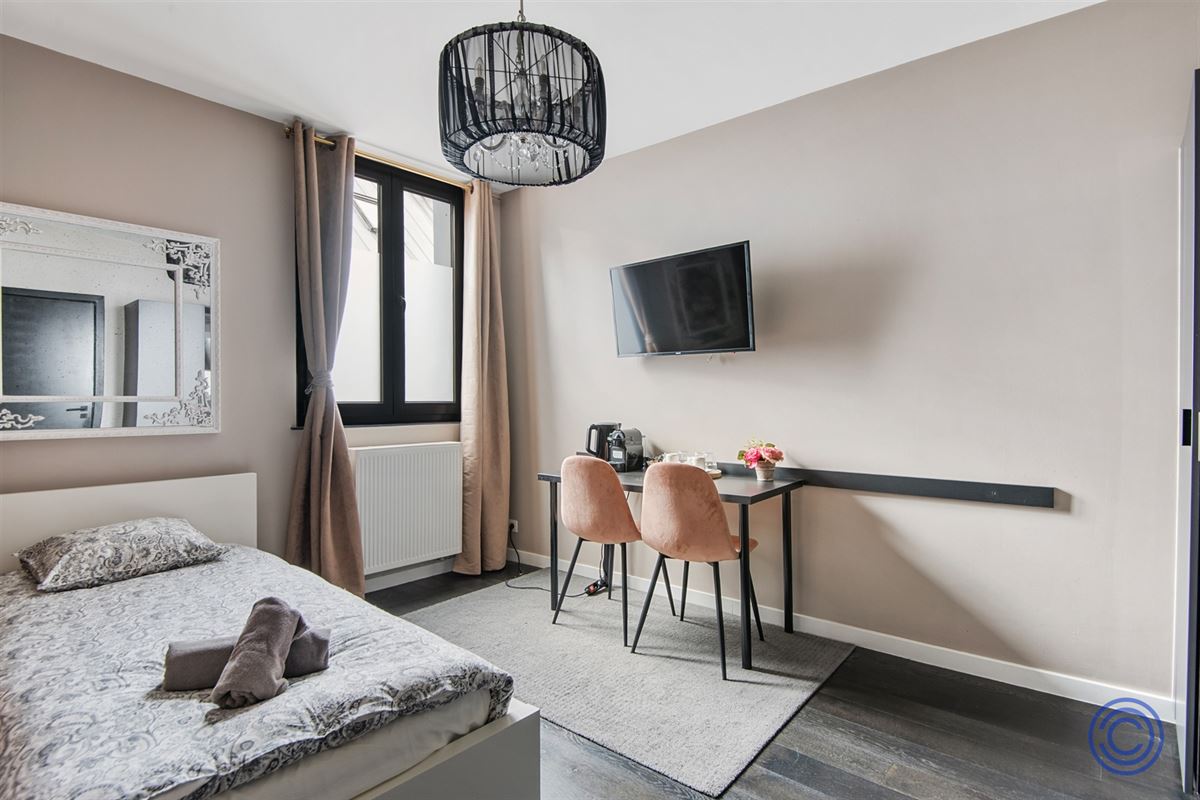 Uitzonderlijk huis ca. 230m² met terras! 