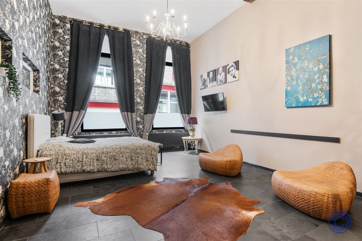 Uitzonderlijk huis ca. 230m² met terras! 