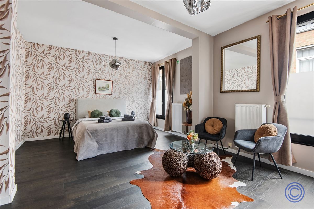 Uitzonderlijk huis ca. 230m² met terras! 