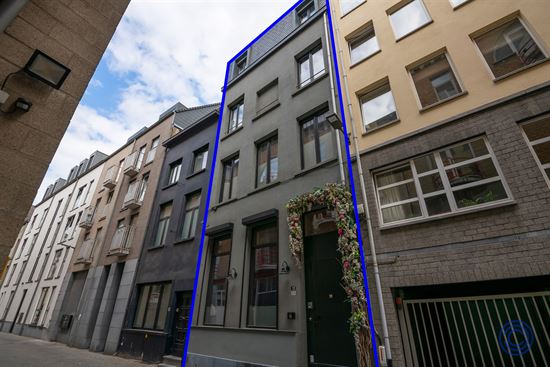 Uitzonderlijk huis ca. 230m² met terras! 