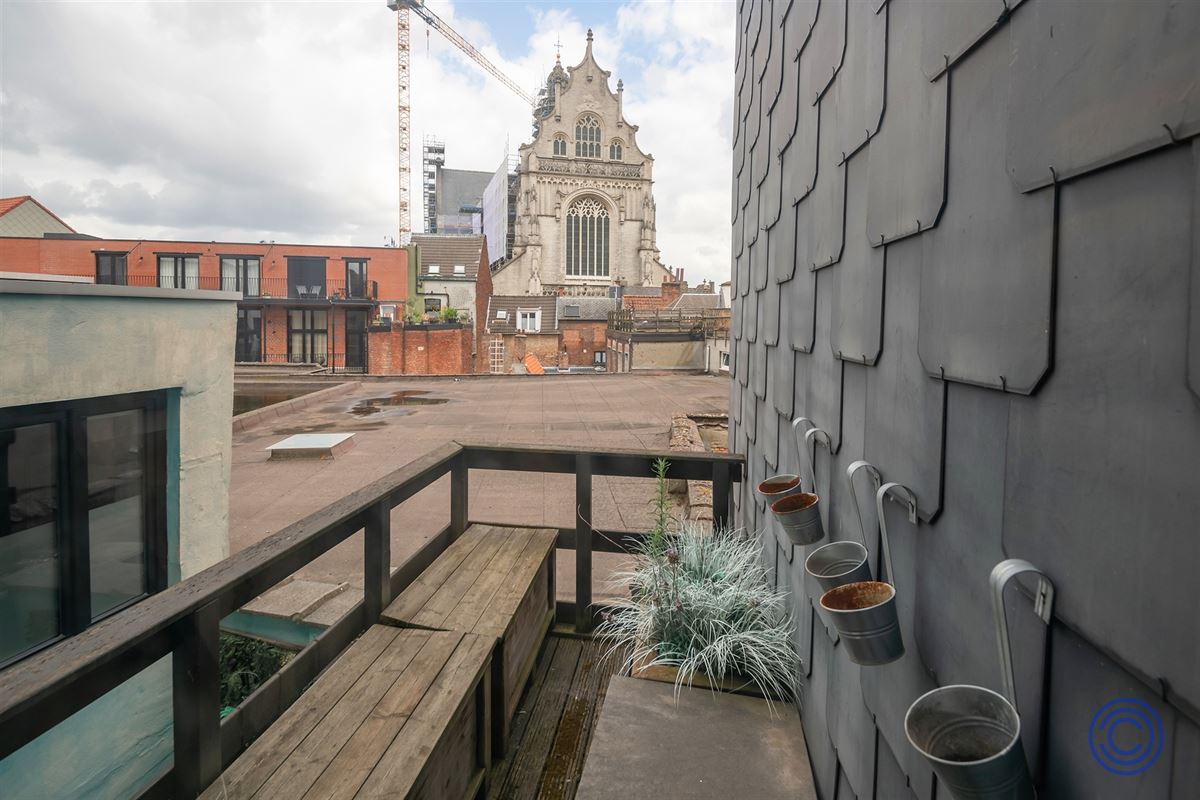 Uitzonderlijk huis ca. 230m² met terras! 