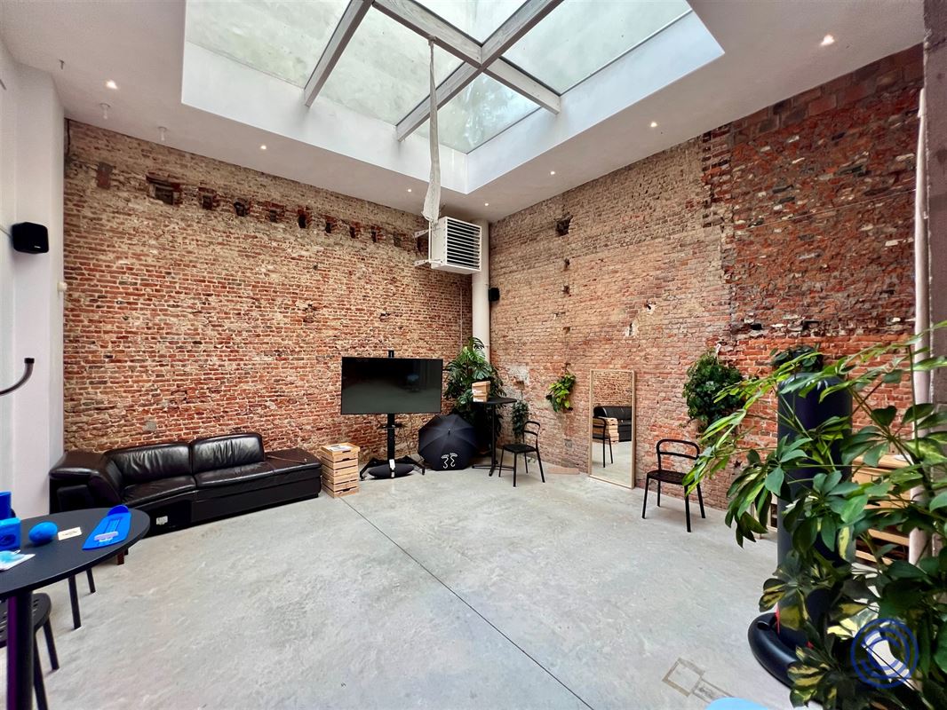 Winkelruimte ca. 160m² in karaktervol gebouw! 