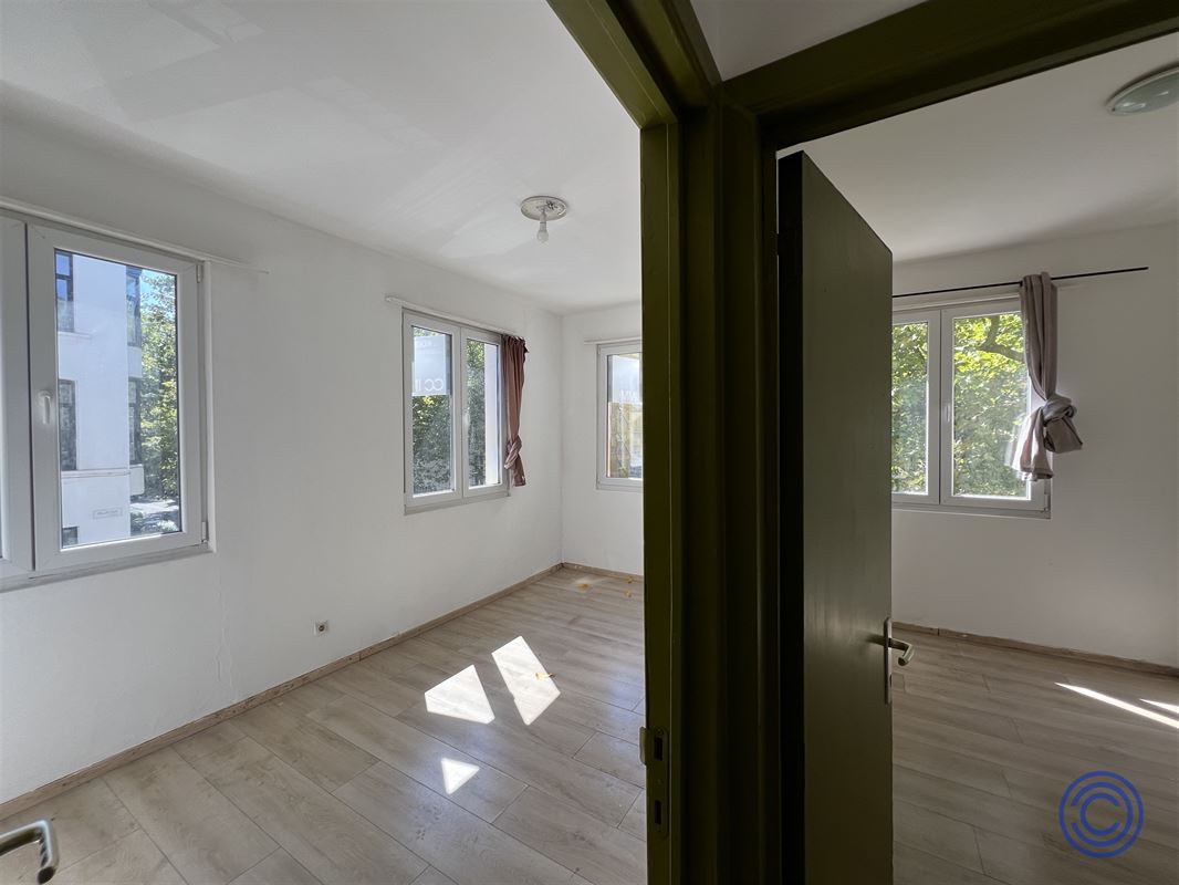 Vergund appartementsgebouw met garages!