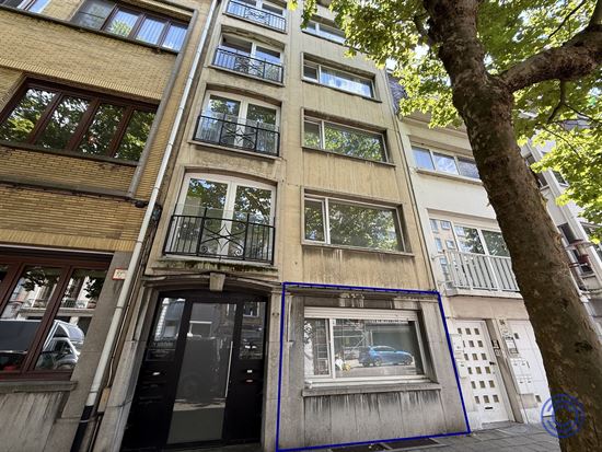 Gelijkvloers 2-Slaapkamerapp met terras en tuin in groene doodlopende Straat