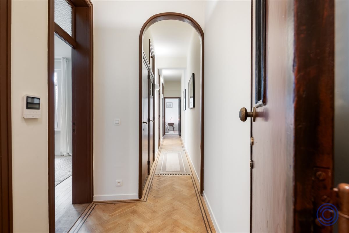 Uitzonderlijk mooi en 100% gerenoveerd appartement!