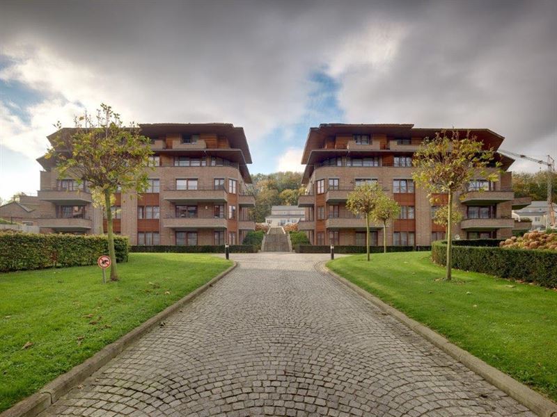 Furnished apartment close from blvd du Souverain