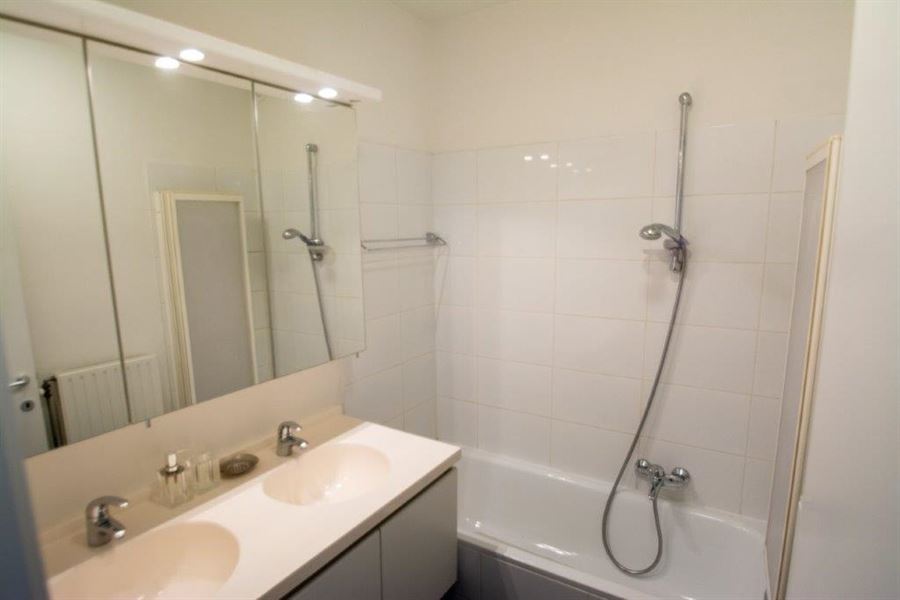 Furnished apartment close from blvd du Souverain
