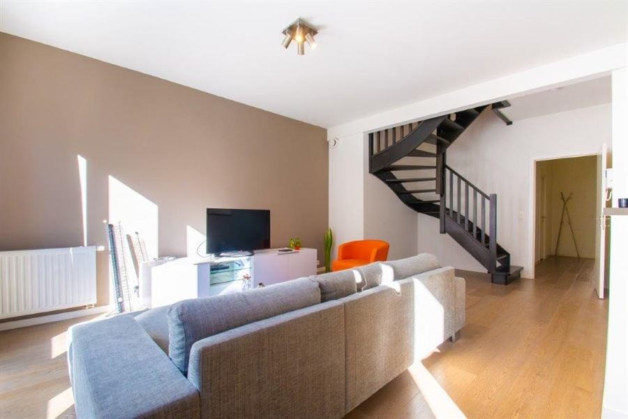 Appartement rez de chaussée meublé près d l'UE