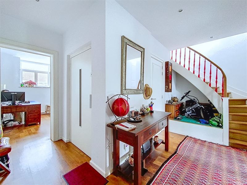 Near Stephanie Louise Duplex penthouse with terrace